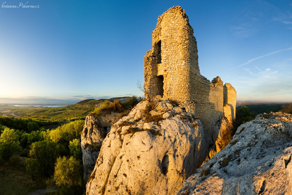 Sirotčí hrad